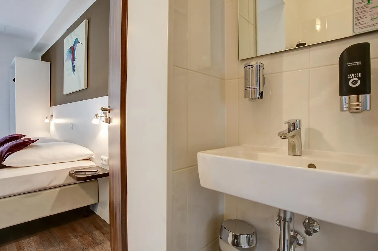 Hotel West 함브루크 3*,